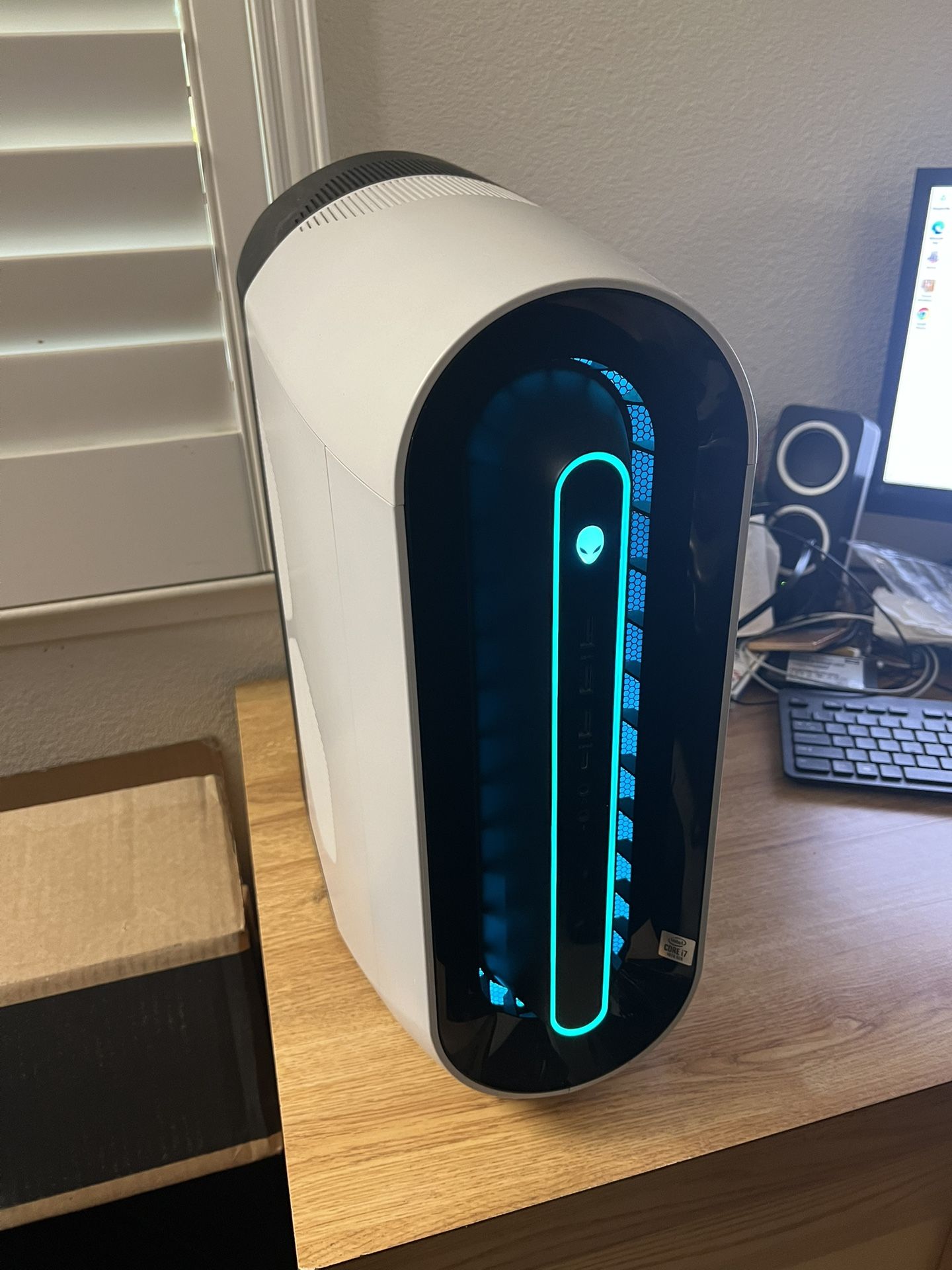 Alienware R11 i7 10700F RTX2080 Super 16GB 512GB M.2 NVME 1TB WiFi Bluetooth
