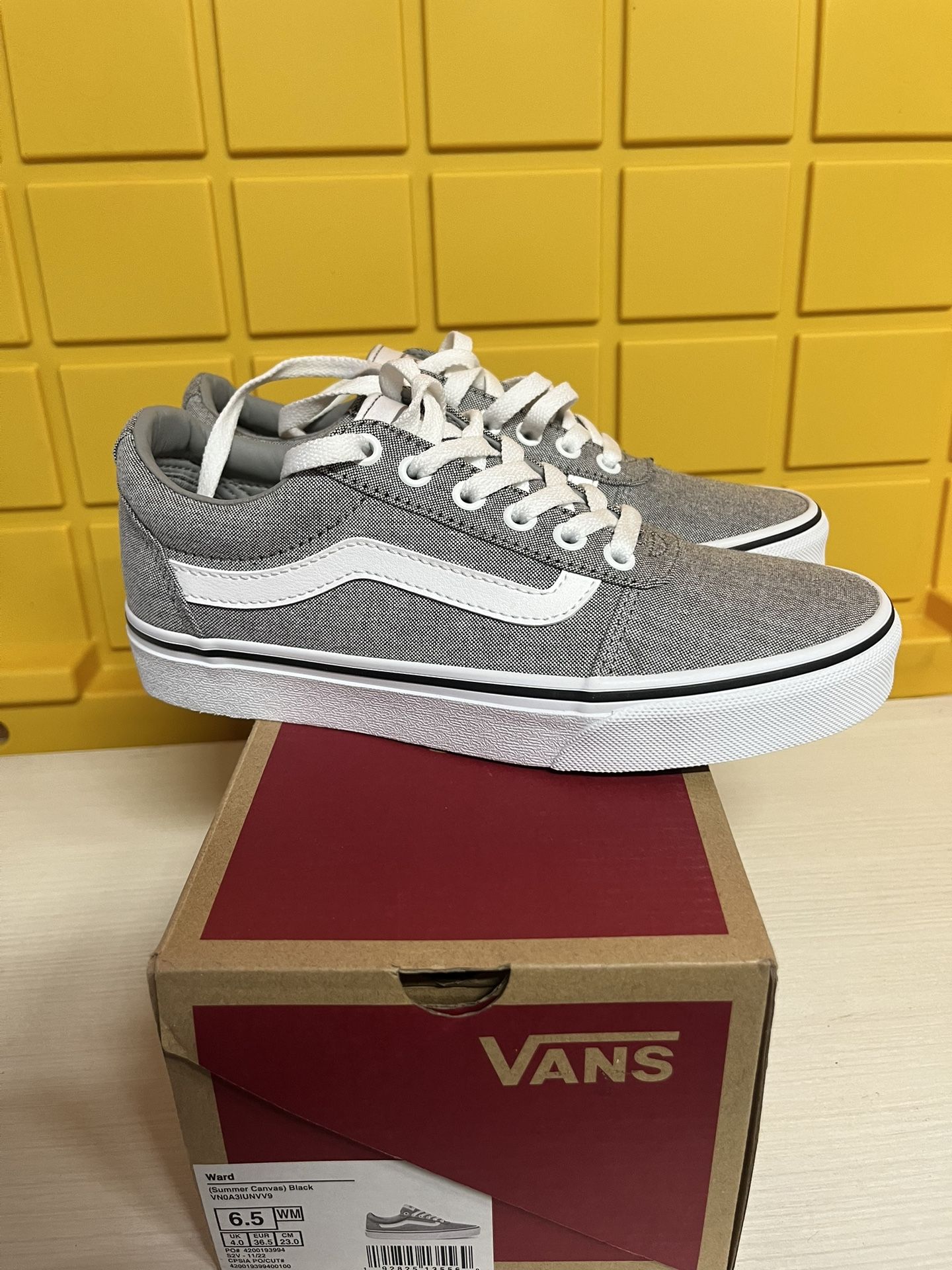 Vans Ward Women’s Size 6.5 