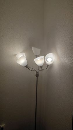 4 color changing light bulbs