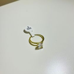 Size 8 Goldplated Ring And Stone