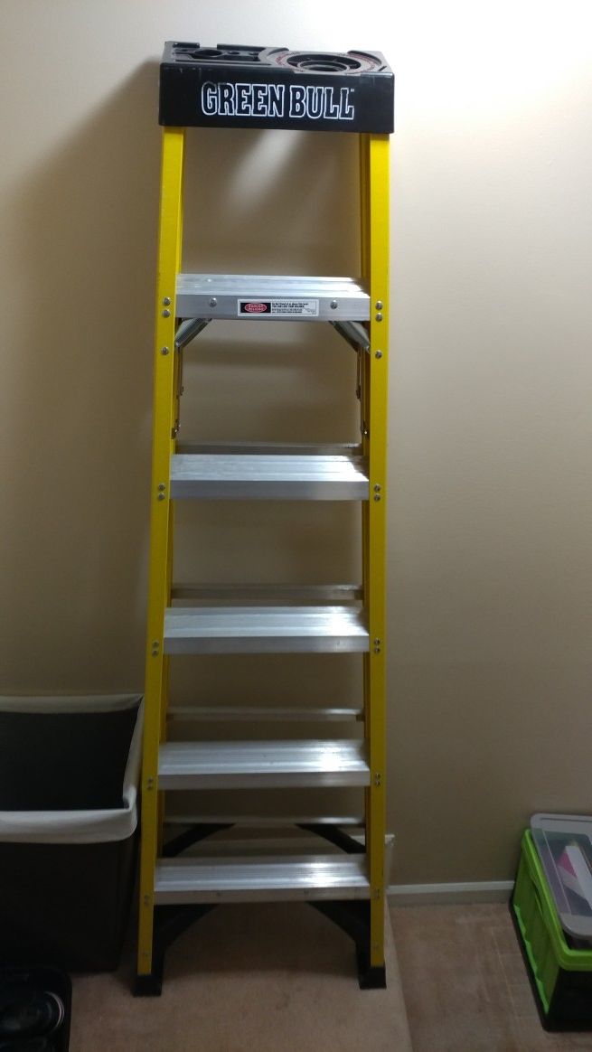 Ladder 6 foot