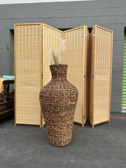 Wicker Vase Decor 