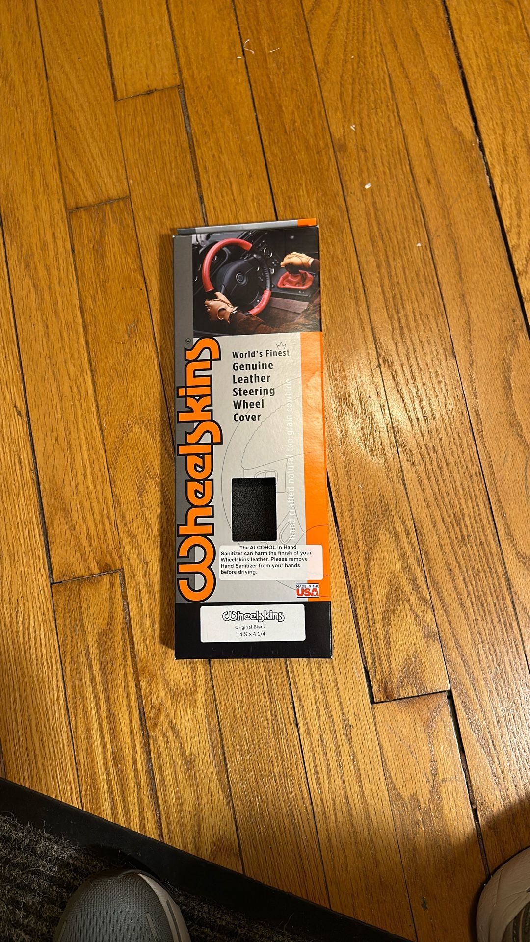 Steering wheel cover, leather