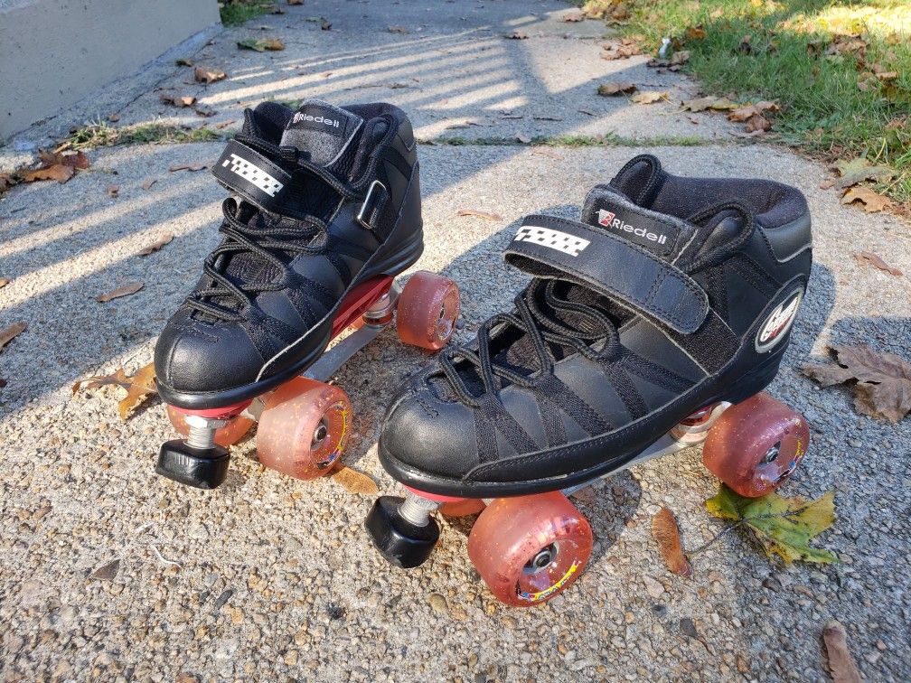 Mens Size 8 Reidell with Sure Grip Outdoor Wheels Very Lightly Used with New REDS Bearings N Sunlite Plates