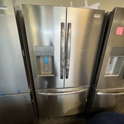 FRIGIDAIRE GALLERY COUNTER DEPTH FRENCH DOOR REFRIGERATOR 