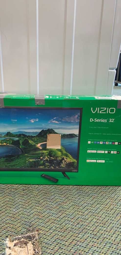 Vizio TV 32 inches!! Brand new with warranty CYO N