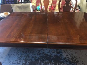wood dinning table