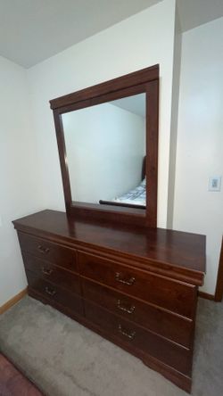 Dresser