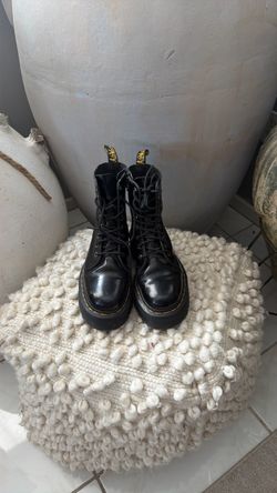 Dr. Martens Jadon Black Leather Platform Boots – Women’s Size 7