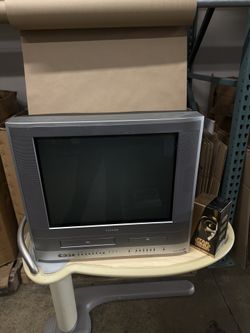 TOSHIBA CRT VCR/DVD combo unit ganing