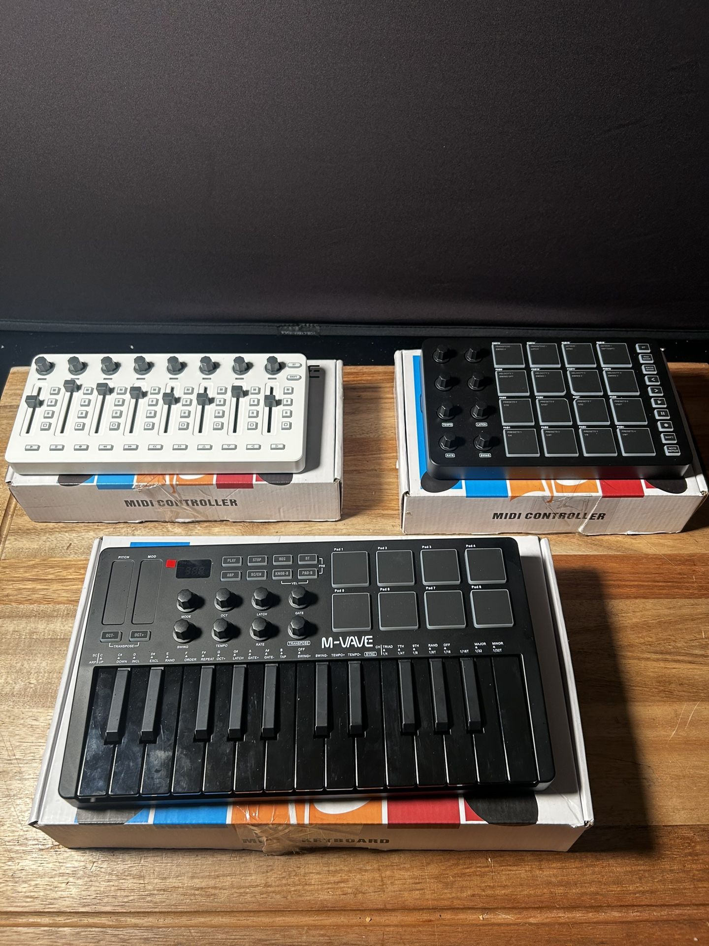 (bundle) MIDI Keyboard, MIDI Mixer, MIDI Controller Pads