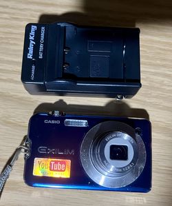 Blue Casio Exilim EX-s10a 6.0MP Digital Camera Works, Screen Issue