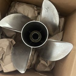 Mercury Verado Rev4 21 Pitch Pro