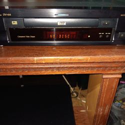 Pioneer DVD/CD Player Very Nice Condition  Blue And Orange Display Anoalog  And Digital Outputs 