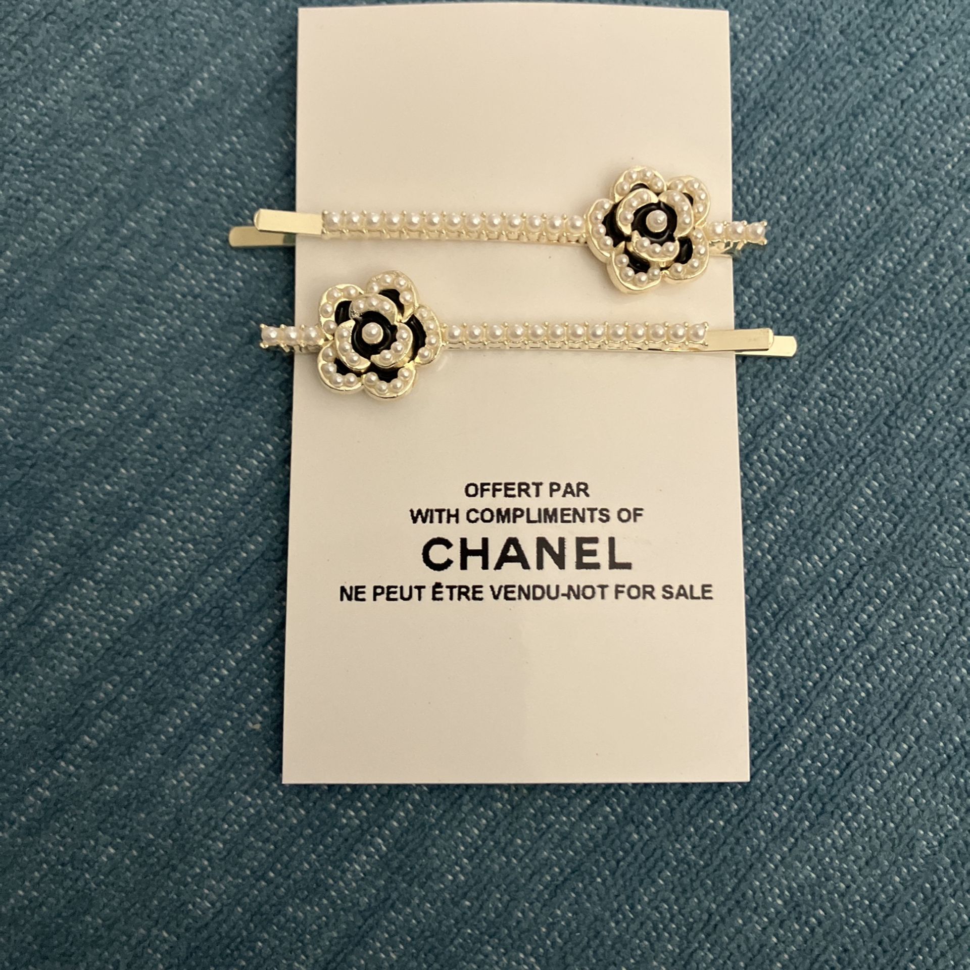 CC CAMELIA HAIR PIN DUO (2) for Sale in Boca Raton, FL OfferUp