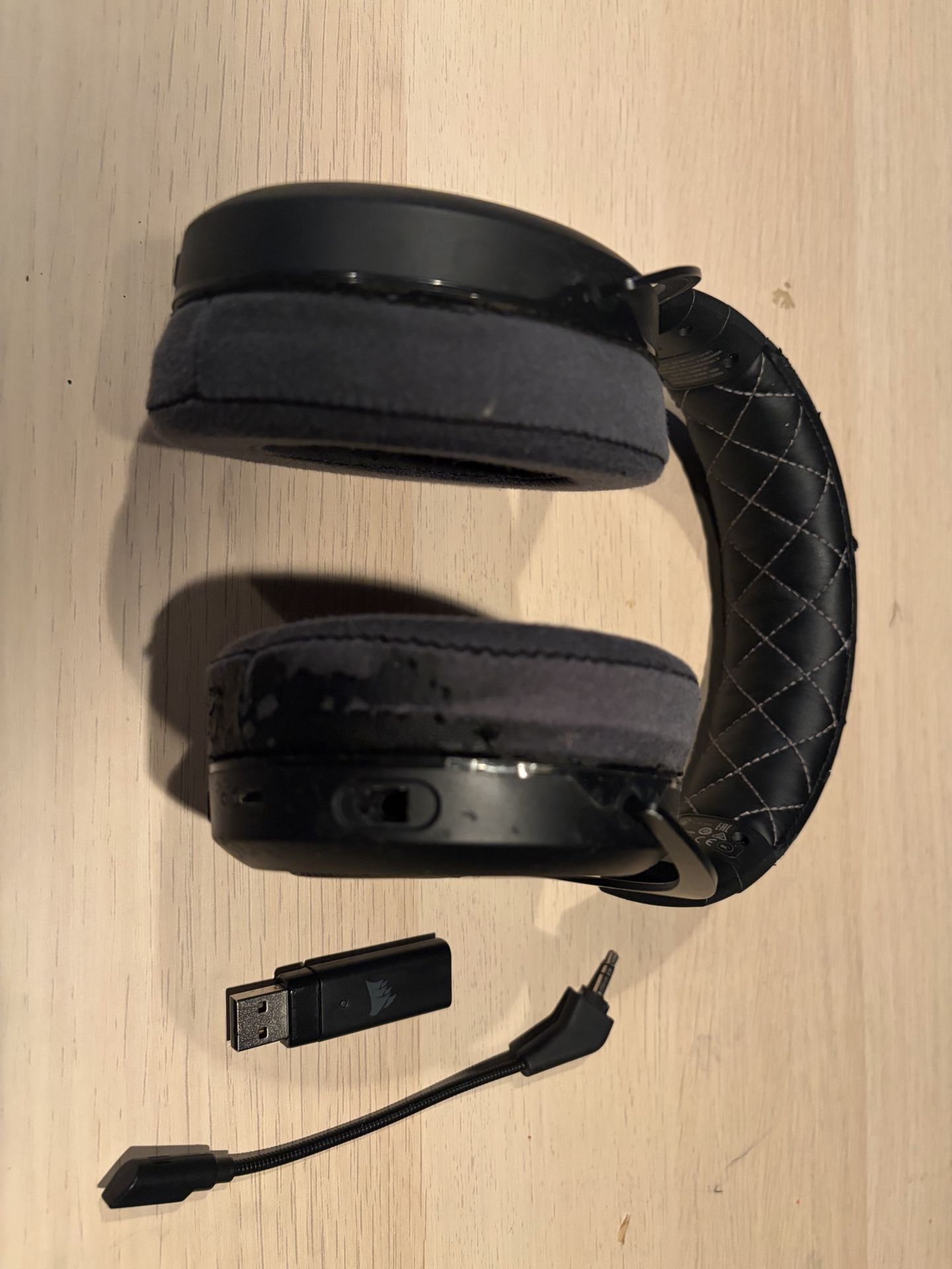 Corsair HS70 Wireless Gaming Headset