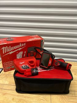 Milwaukee (2323-21) M12 12V Lithium-Ion Cordless M-SPECTOR 360-Degree 4 ft. Inspection Camera Kit