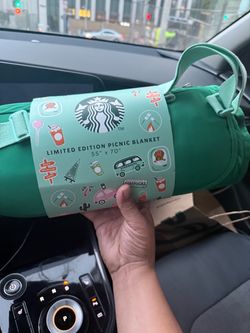 Starbucks picnic blanket new