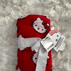 BRAND NEW: Hello Kitty 2 Pack Hand Towels 