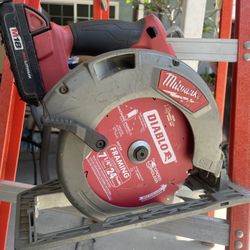 Milwaukee Circular Saw 