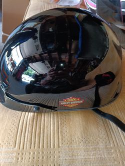 Black Harley Davidson helmet