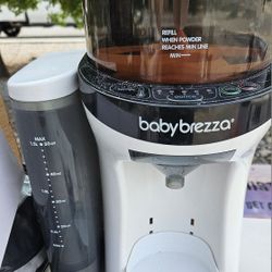 Baby Brezza- Bottle Maker