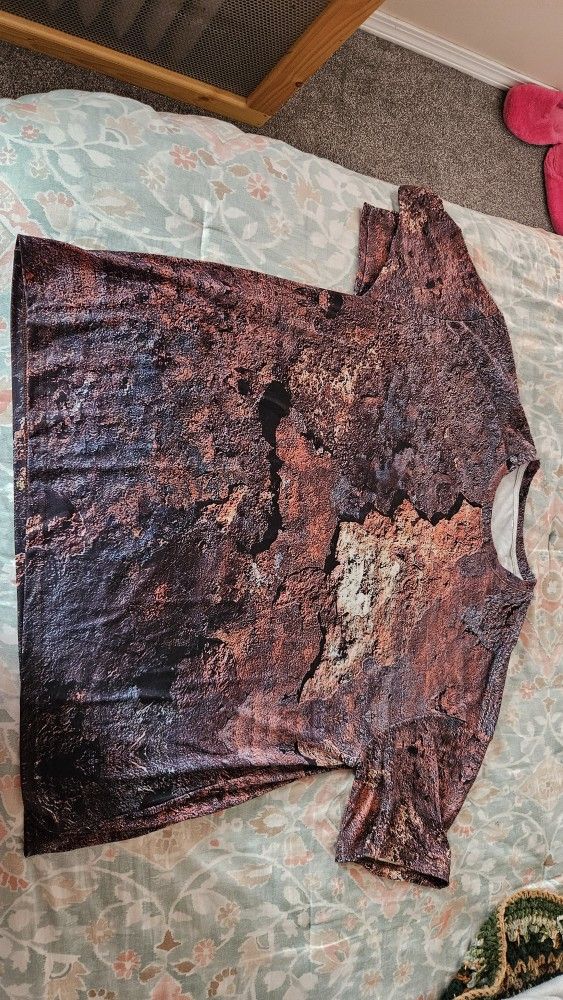 New Shirt Looks Like Rust.. Size Says Large But Is A Smaller 2xl