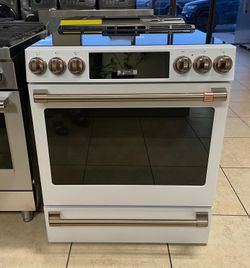New Cafe Slide Induction Range White Matte Air Fry Oven