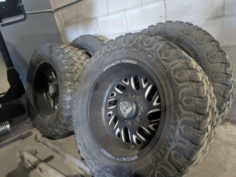 2005+ Ford F250/F350 Specialty Forged 20x10 wheels and 35 inch tires