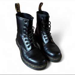 Dr. Martens 1460 Black Leather Lace-Up Boots (US-5)