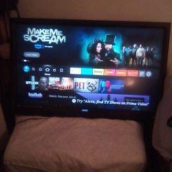 Vizio 43 Inch Flat Screen Tv W Brand New Firestick TV And Fire stick Remote And Wall Mount