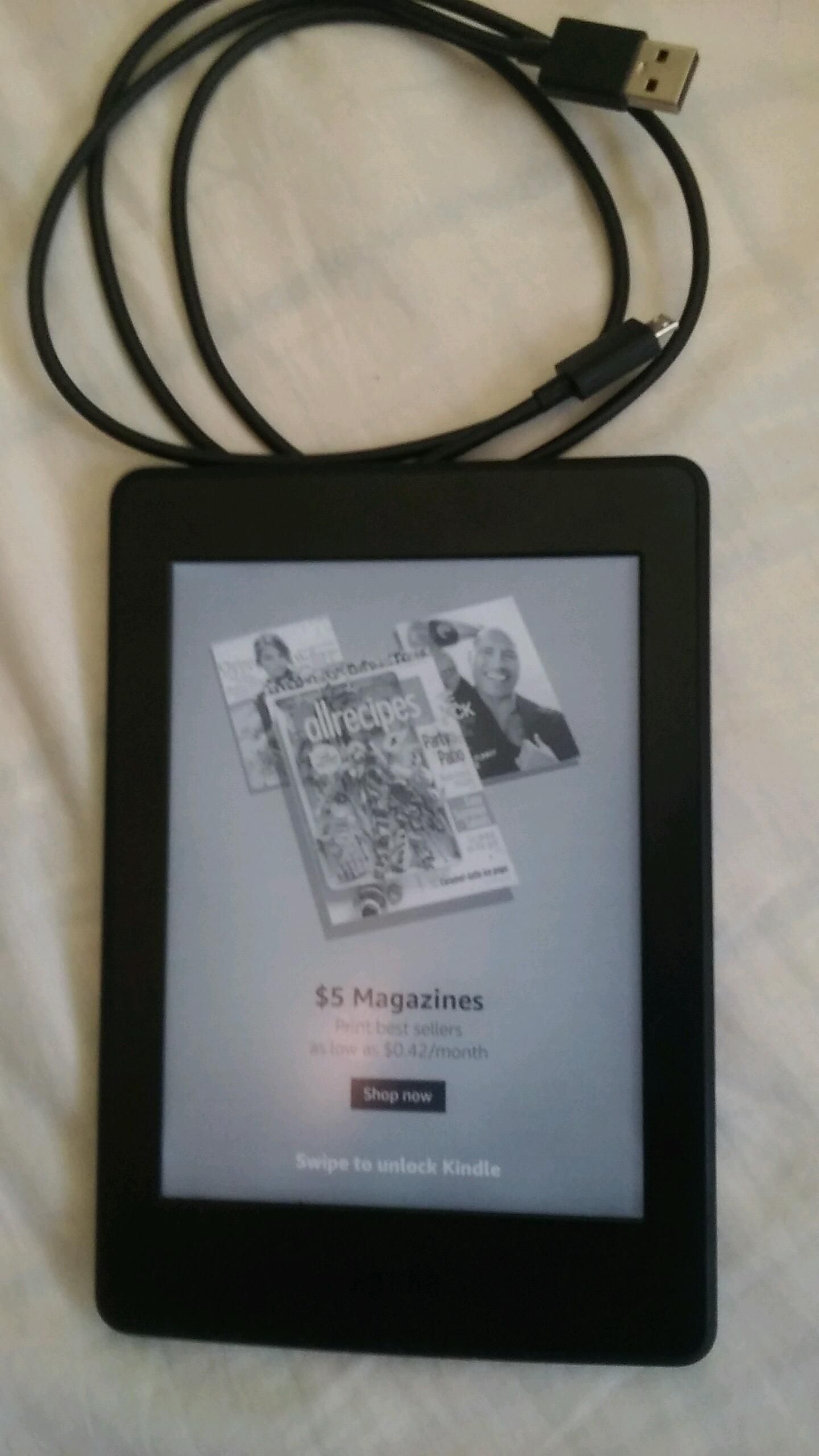 KINDLE PAPERWHITE E- READER - BLACK, 6"