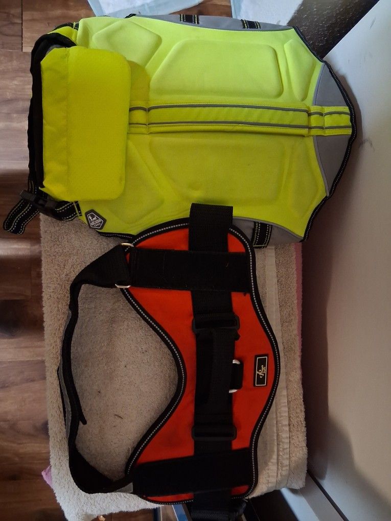 Like New Large/xl Dog Life Jacket And Padded Harness