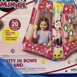 Minnie Mouse ball Pit