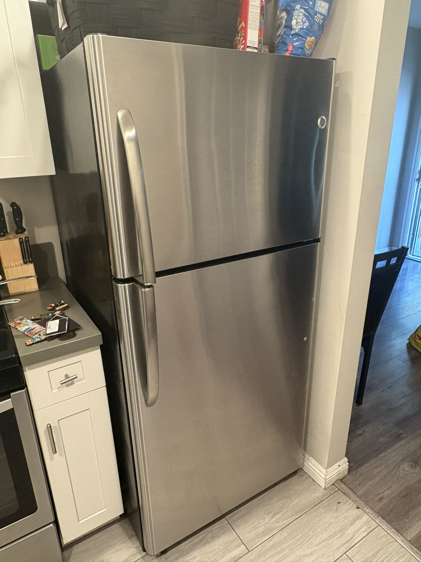 GE Refrigerator