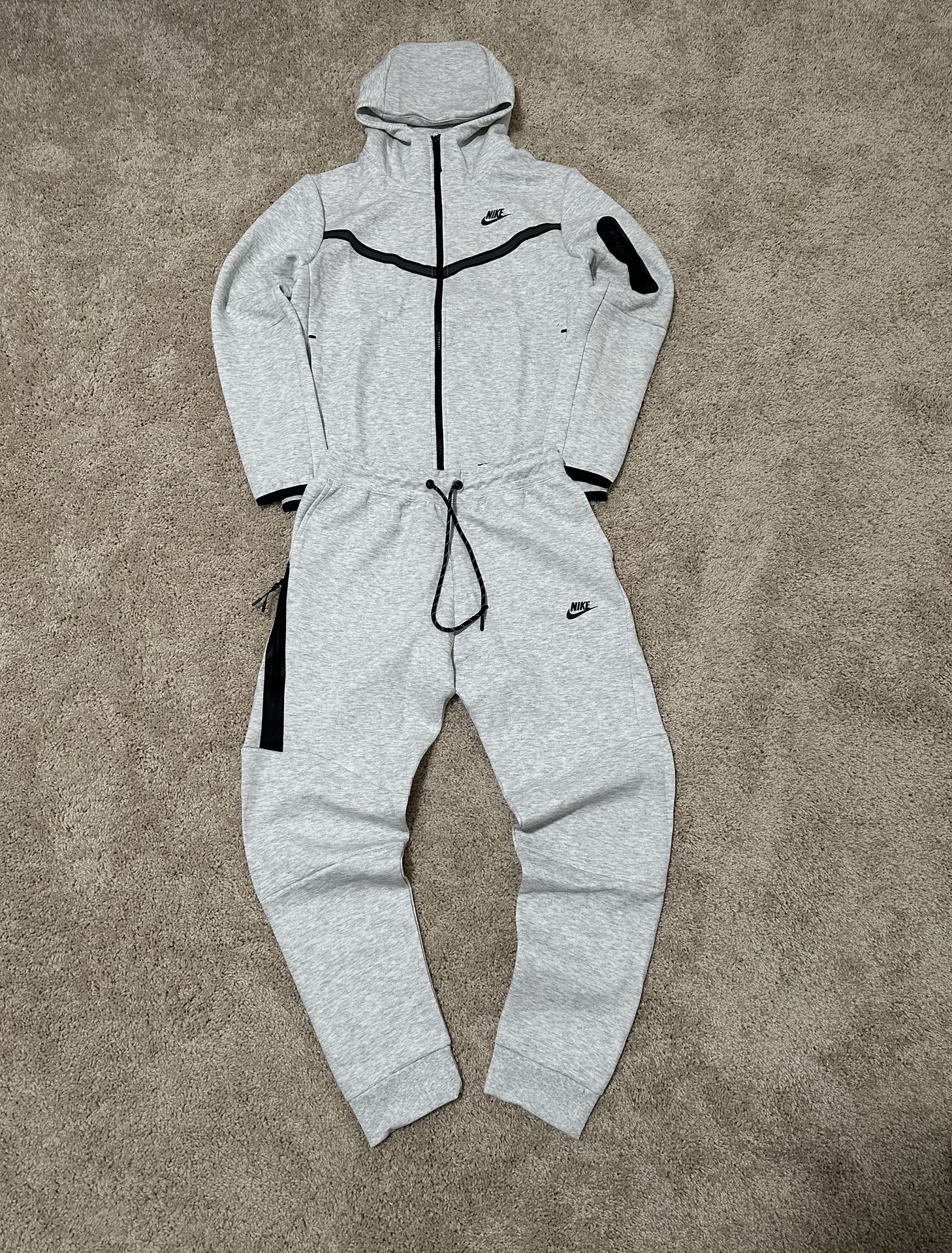 Nike Men's Gray Tech Fleece Full Set - Zip Hoodie/Sweatpants Sz S