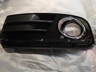 Audi Q5 Left Lower Grill