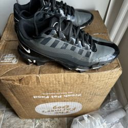 Nike Cleats Size 6