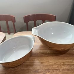 Pyrex Set of 2 <4qt and 1.5 qt> brown vintage