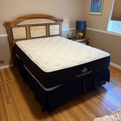 Full Size Mattress .. Box Spring & metal bed frame .. “Like new condition