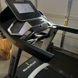 Treadmill 