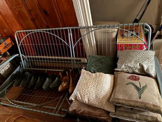 Futon frame