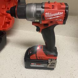 M18 MILWAUKEE FUEL DRILL