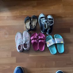 Great Shape Little Girls Shoes Sizes 2-3 