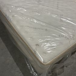 Saatva King Mattress Luxury Firm - EXCELLENT CONDITION
