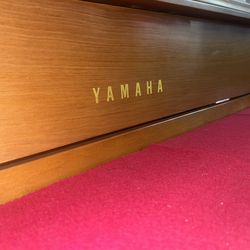 Beautiful Yamaha Console Piano W/ a matching bench