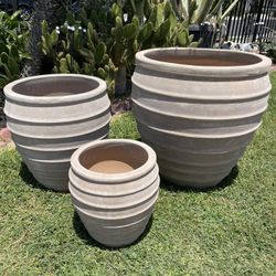 Round Pots With Lines-Brown Terracotta Planters($245 set of 3)