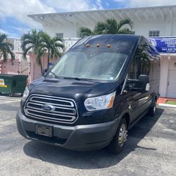 2017 Van Passenger 350 Wagon 