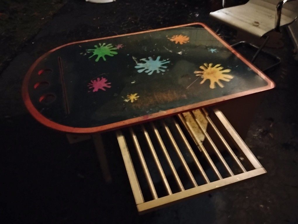 Art Table