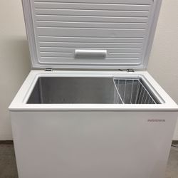 Insignia Chest Freezer